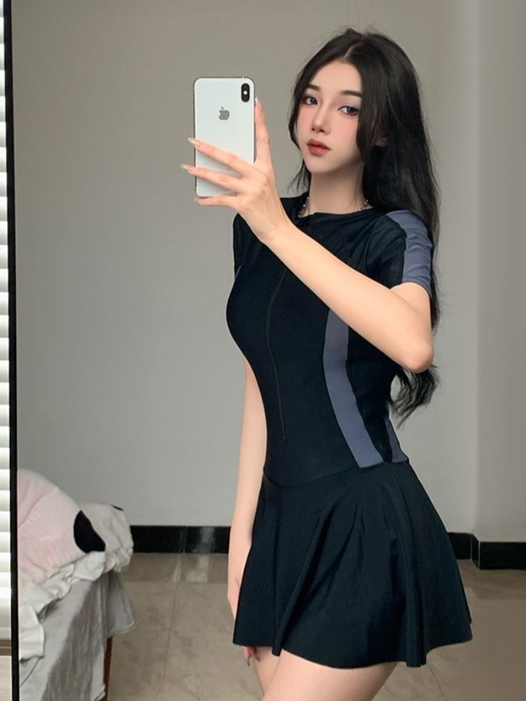 Costume da bagno intero da don - Spa&Wellness Earth City Шелепиха recensione e prezzo